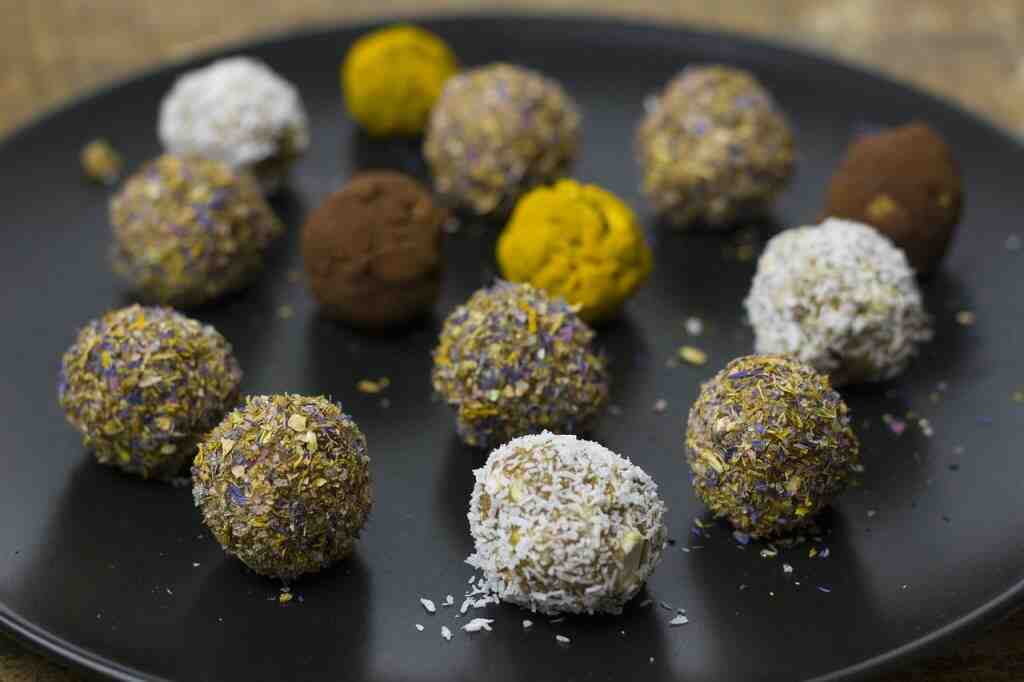 Vegan Almond Cacao Balls