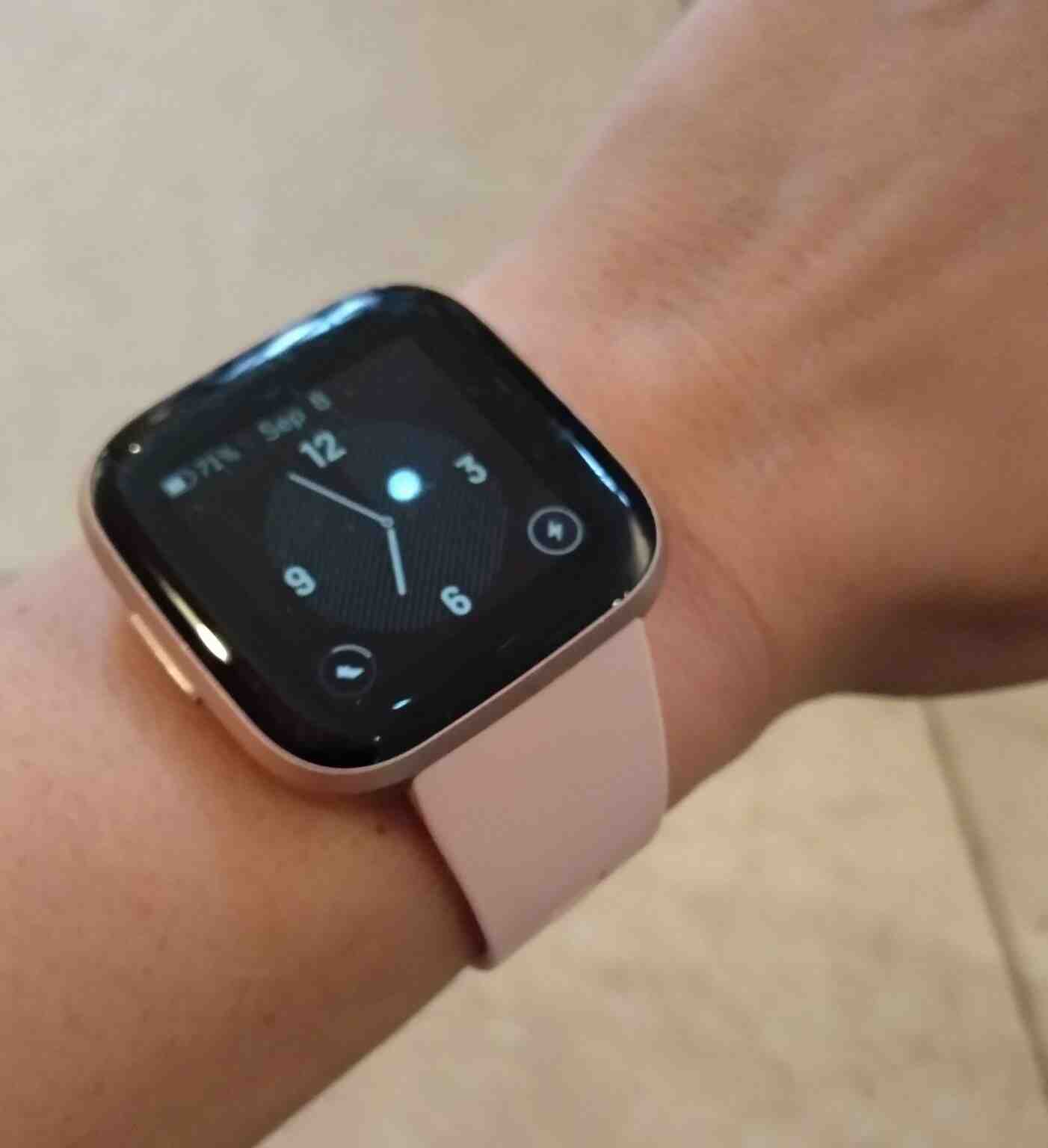 fitbit versa 2 watch size