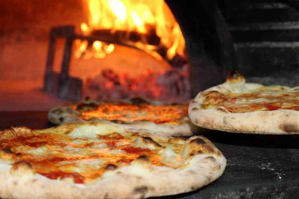 Neapolitan Pizza wood oven